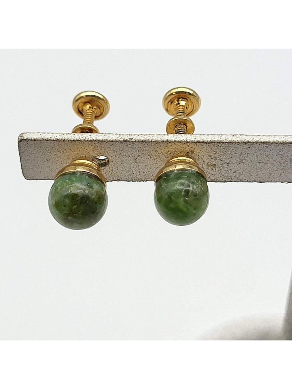 Lovely Vintage Gold Filled Green Jade screw back earrings elegant Sexy